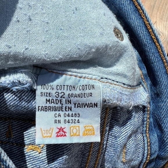 Vintage LA Blues High Rise Tapered Jeans - Picture 4 of 9